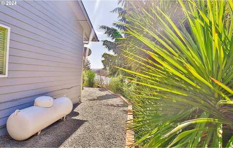 311 Council Hill Rd, Lakeside, OR 97449