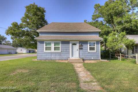 1021 W Maple Street, Columbus, KS 66725