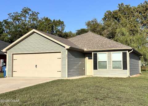 531 S Walnut Street, Carterville, MO 64835