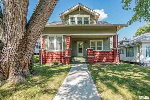 1330 W 12TH Street, Davenport, IA 52804