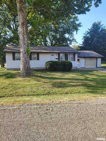 308 E Prairie Street, Farmington, IL 61520