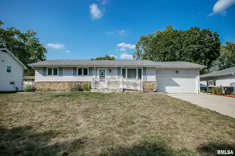 2021 W NEWMAN Parkway, Peoria, IL 61604