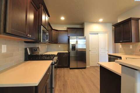 3710 Whimbrel Lane, Pasco, WA 99301