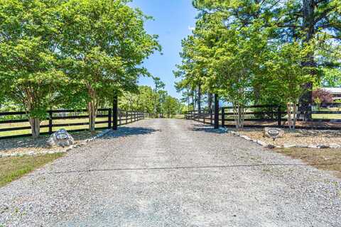 420 Huntland Road, Vass, NC 28394