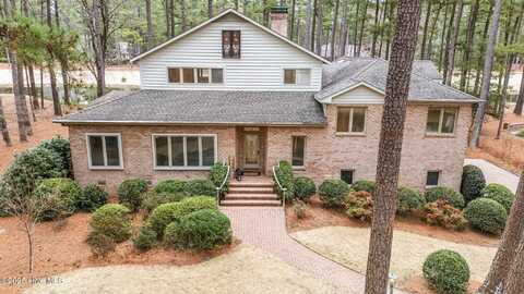 17 Mcmichael Drive, Pinehurst, NC 28374