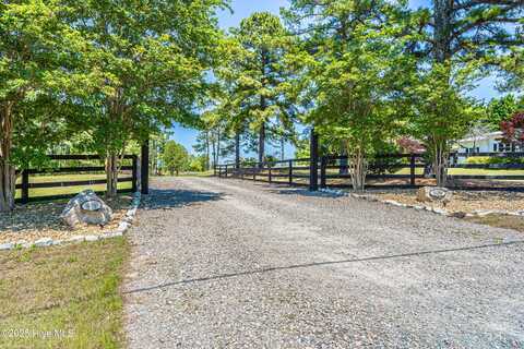 430 Huntland Road, Vass, NC 28394