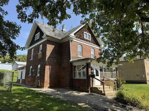 708 Bowen, SAVANNA, IL 61074