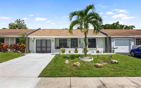 5442 S Lakewood Cir, Pompano Beach, FL 33063