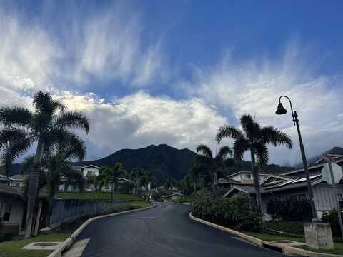 210 Hooulu Ln, Wailuku, HI 96793