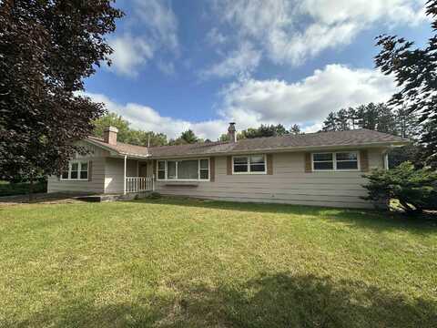 820 COLLIGAN Avenue, WILD ROSE, WI 54984