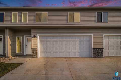 5702 E Avett Pl, Sioux Falls, SD 57108