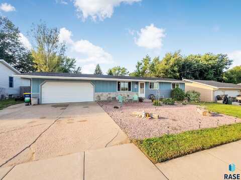 501 E 15th St, Dell Rapids, SD 57022