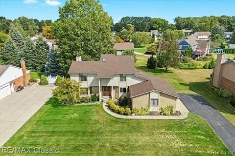 4432 Ravinewood Drive, Commerce Township, MI 48382