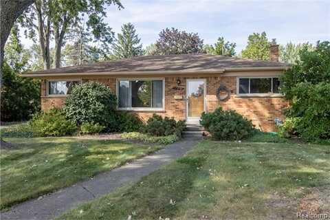 17058 W 13 Mile Road, Beverly Hills, MI 48025