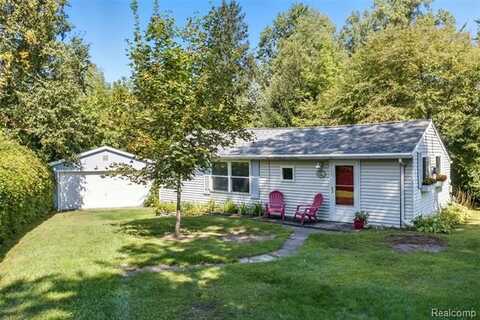 7435 Lakewood Road, Lexington, MI 48450