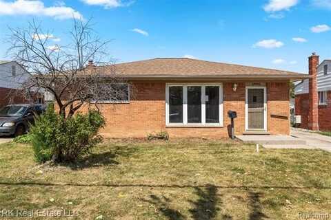 15225 Common Road, Roseville, MI 48066