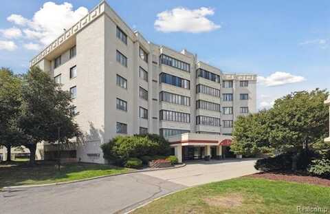 43050 12 Oaks Crescent Drive, Novi, MI 48377