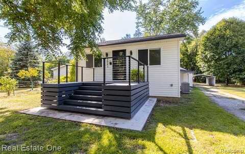 2991 Marlington Road, Waterford, MI 48329