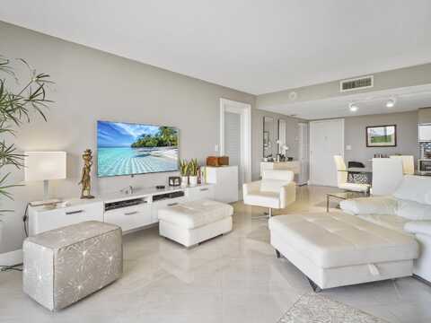 2000 Presidential Way, West Palm Beach, FL 33401