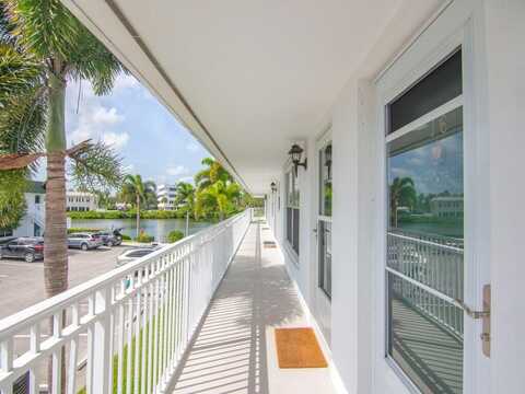 2800 Indian River Boulevard, Vero Beach, FL 32960