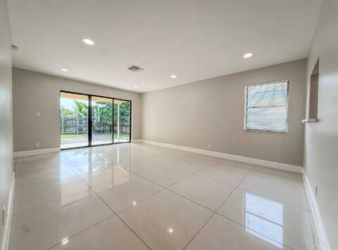 3146 N Dixie Highway, Boca Raton, FL 33431