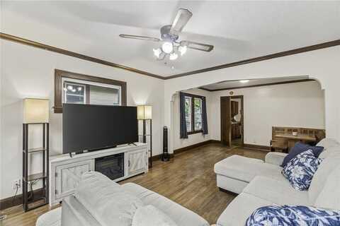 1125 6th Street E, Saint Paul, MN 55106