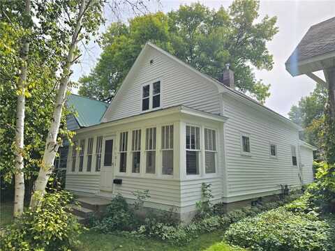 813 5th Street, International Falls, MN 56649