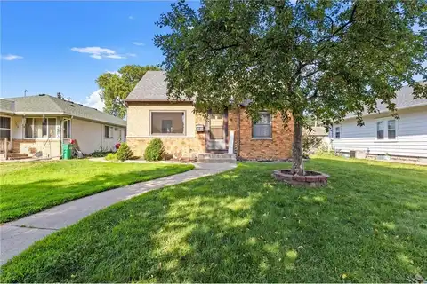 5748 35th Avenue S, Minneapolis, MN 55417