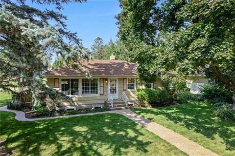 1031 Ryan Avenue W, Roseville, MN 55113