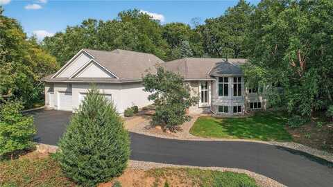 2520 Arbor Court, Mendota Heights, MN 55120