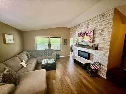 3737 Gershwin Lane N, Oakdale, MN 55128