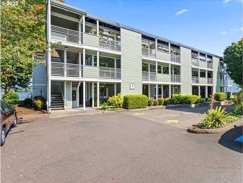 289 N HAYDEN BAY DR, Portland, OR 97217
