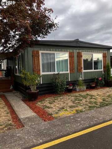 2902 E 2ND ST, Newberg, OR 97132