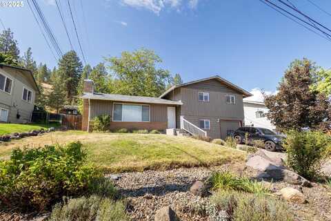 108 WALNUT ST, La Grande, OR 97850