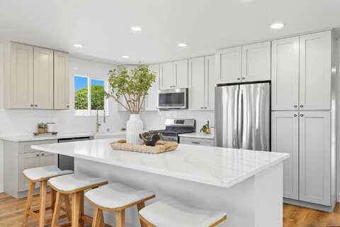 2525 Inman Ct, San Diego, CA 92111