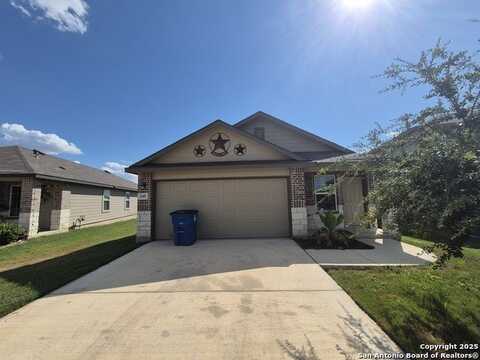 345 Middle Green Loop, Floresville, TX 78114