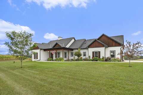 N7117 Black Creek Road, Princeton, WI 54968