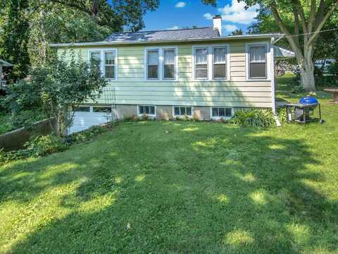 5805 Roosevelt Street, Middleton, WI 53562