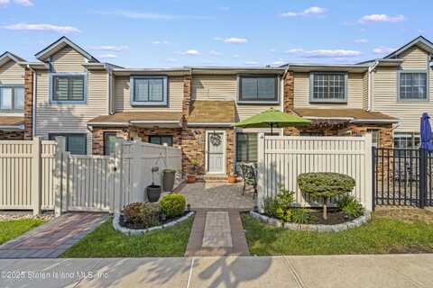 28 Mcdivitt, Staten Island, NY 10314