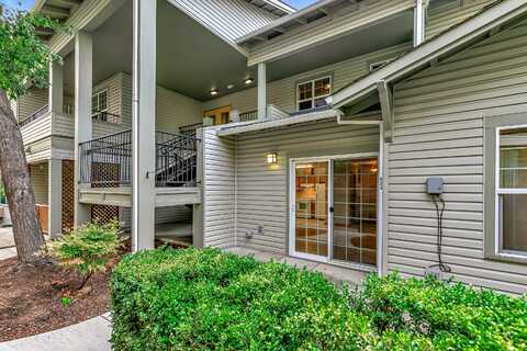 923 Mountain Meadows Circle, Ashland, OR 97520