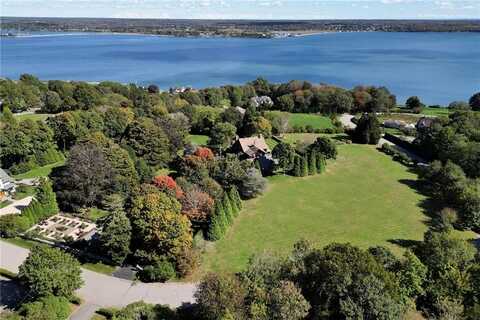 50 Eastover & Lot Road, Portsmouth, RI 02871