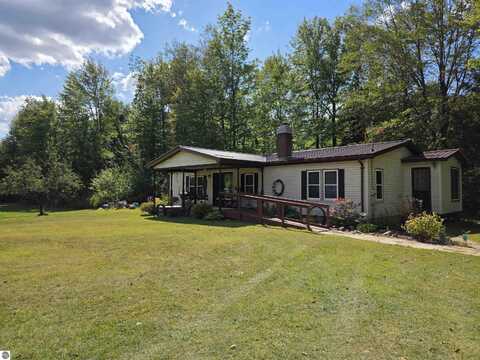 6745 Terry Lane, Hale, MI 48739
