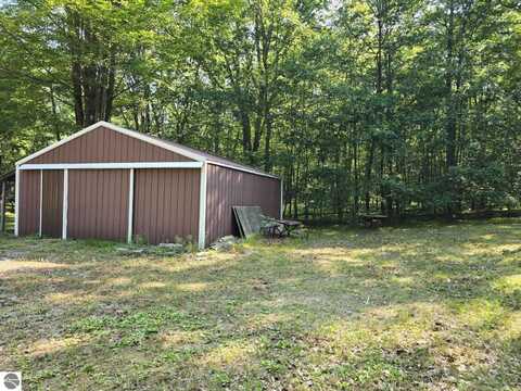 7737 Wilderness Drive, Weidman, MI 48893