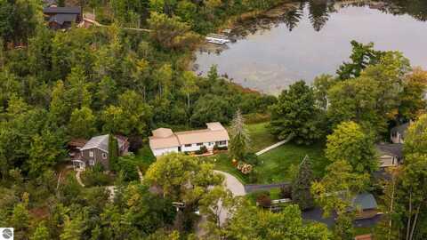 8968 Wintergreen Avenue, Traverse City, MI 49685
