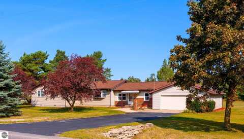 5097 E Surrey Road, Clare, MI 48617