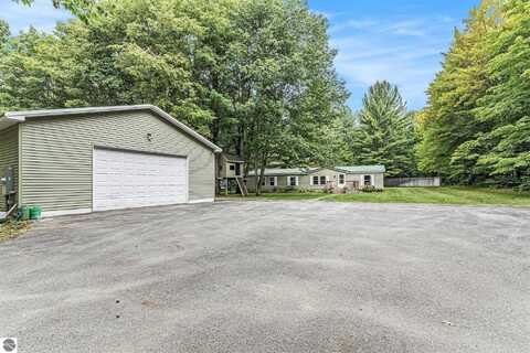 19230 Fowler Road, Lake Ann, MI 49650
