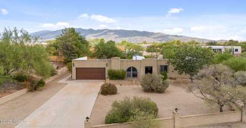 2401 S Calle Mesa Del Oso, Tucson, AZ 85748