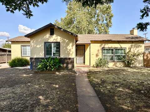 216 Oxford Avenue, Lindsay, CA 93247