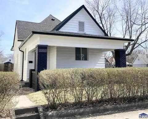 2207 N 13 1/2 Street, Terre Haute, IN 47804