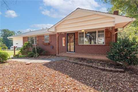 5780 Marty Lane, Clemmons, NC 27012